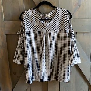 Gingham Large black and white open slit arms